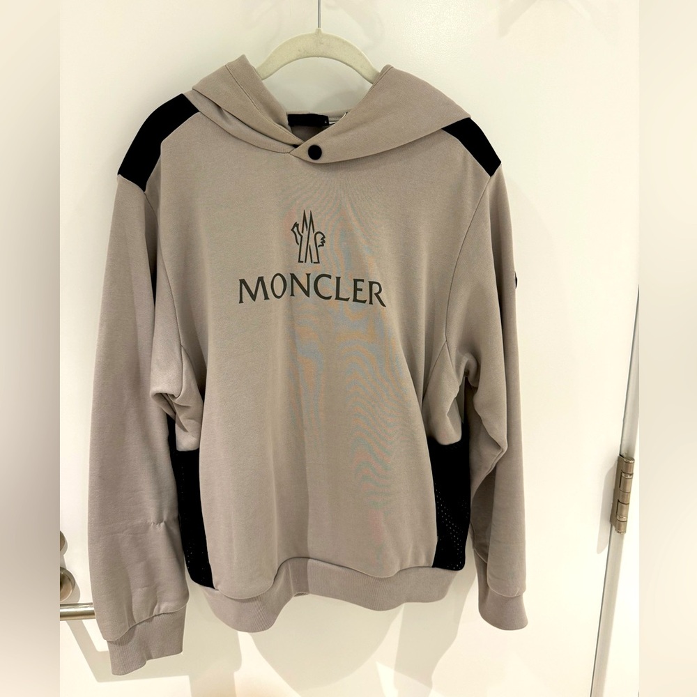 Moncler
2021 Graphic Print Hoodie - Picture 1 of 12